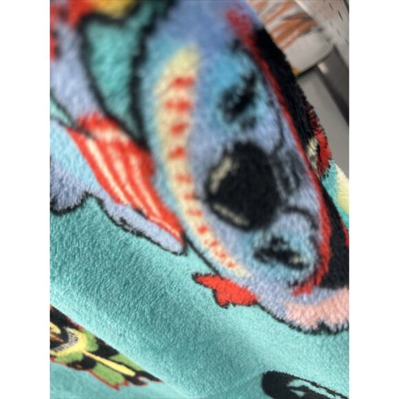 *TikTok Viral* Stitch Halloween Plush Throw (Disney) 2024 - Picture 12 of 14